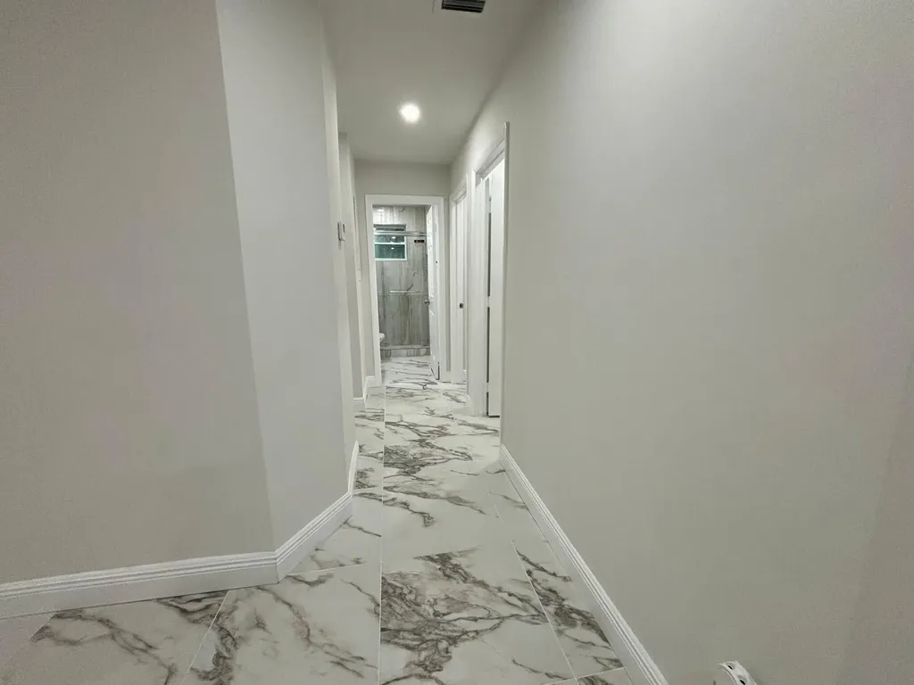 800 SW 7th Street Hallandale Beach FL 33009