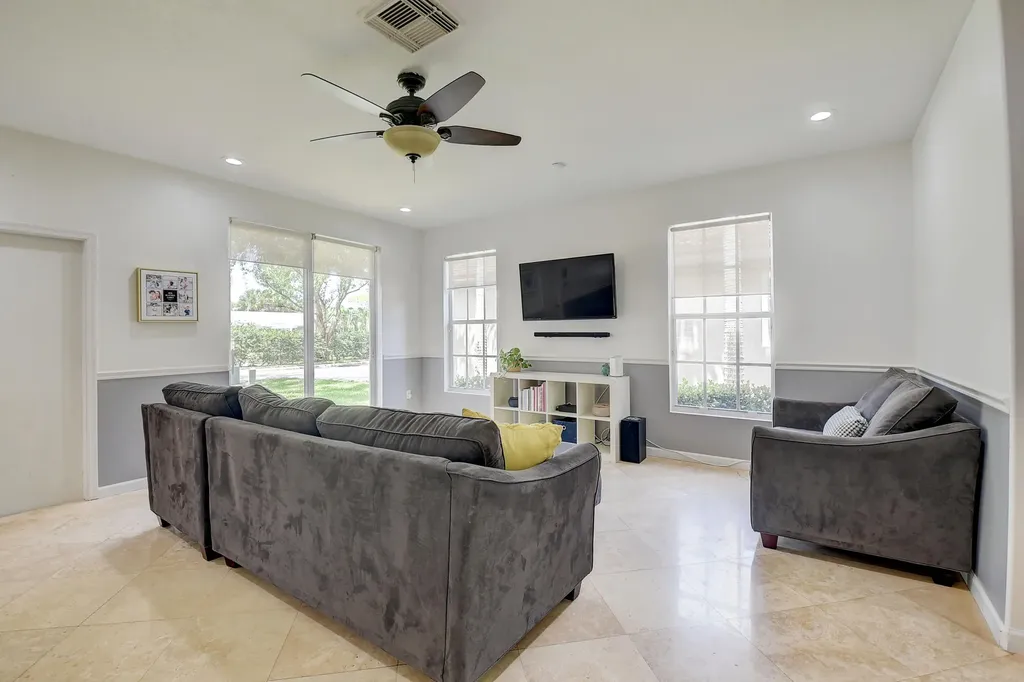 1489 E Bexley Park Drive Delray Beach FL 33445