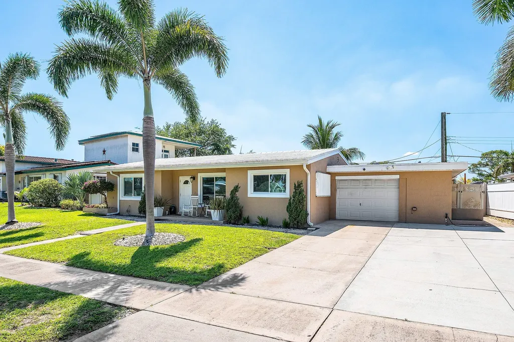 1603 Crest Drive Lake Worth FL 33461
