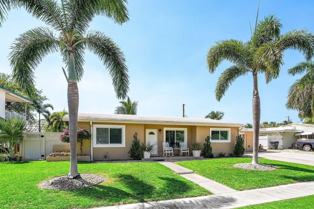 1603 Crest Drive Lake Worth FL 33461