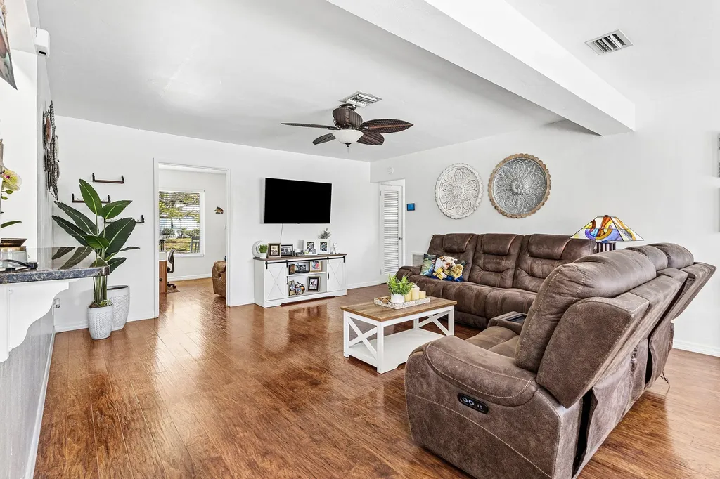 1603 Crest Drive Lake Worth FL 33461