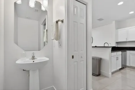 4718 Monarch Way Coconut Creek FL 33073
