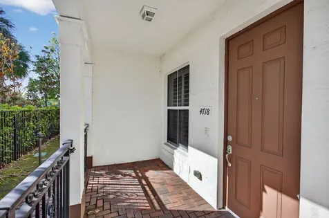 4718 Monarch Way Coconut Creek FL 33073