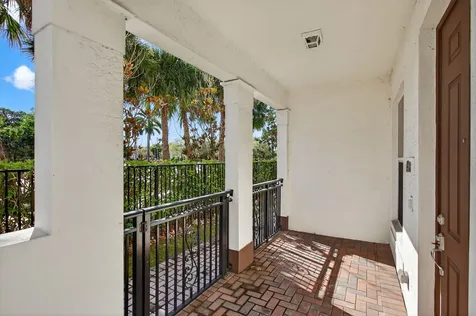 4718 Monarch Way Coconut Creek FL 33073