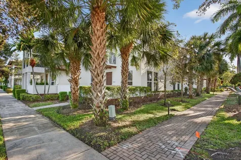 4718 Monarch Way Coconut Creek FL 33073