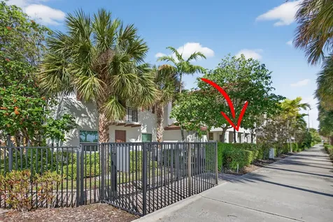 4718 Monarch Way Coconut Creek FL 33073