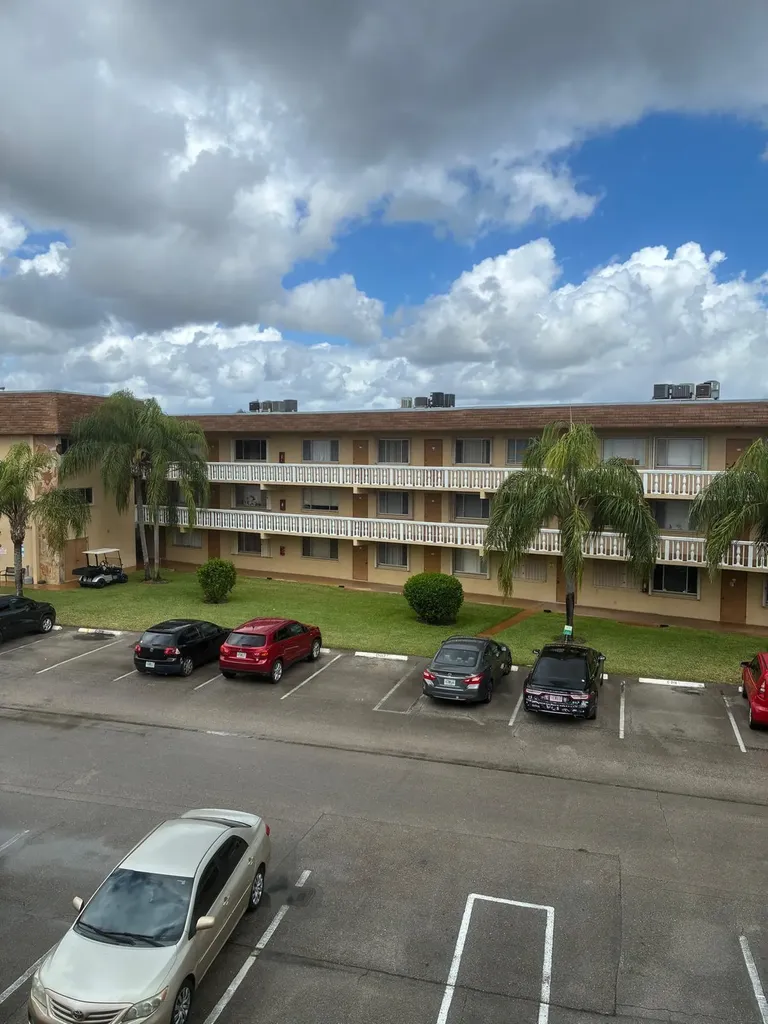 700 Village Green Court Palm Springs FL 33461
