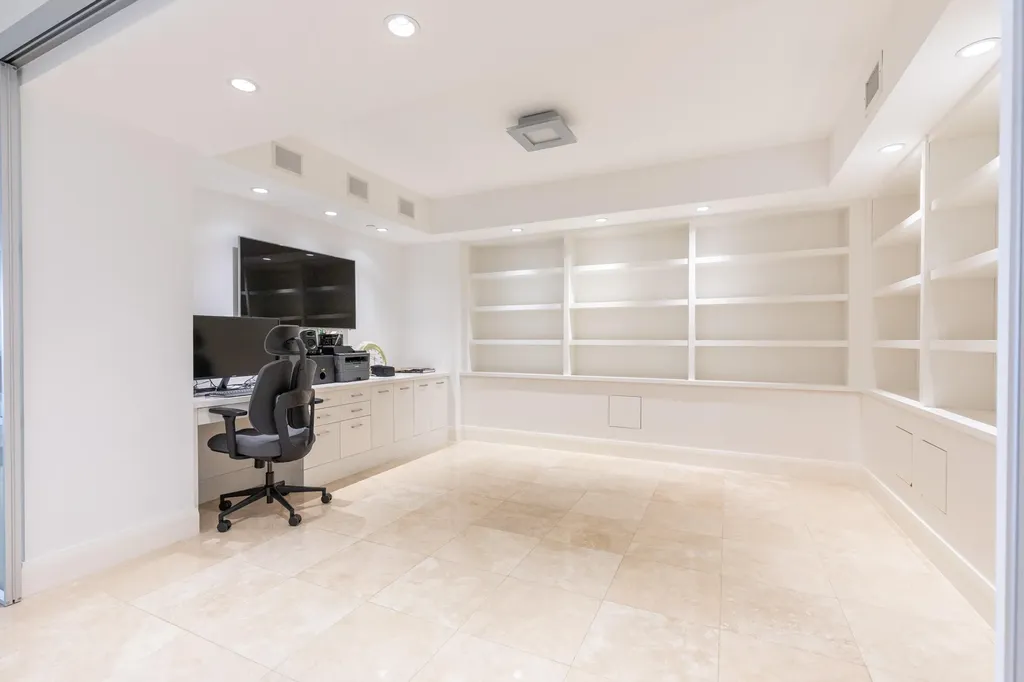 20201 E Country Club Drive Aventura FL 33180