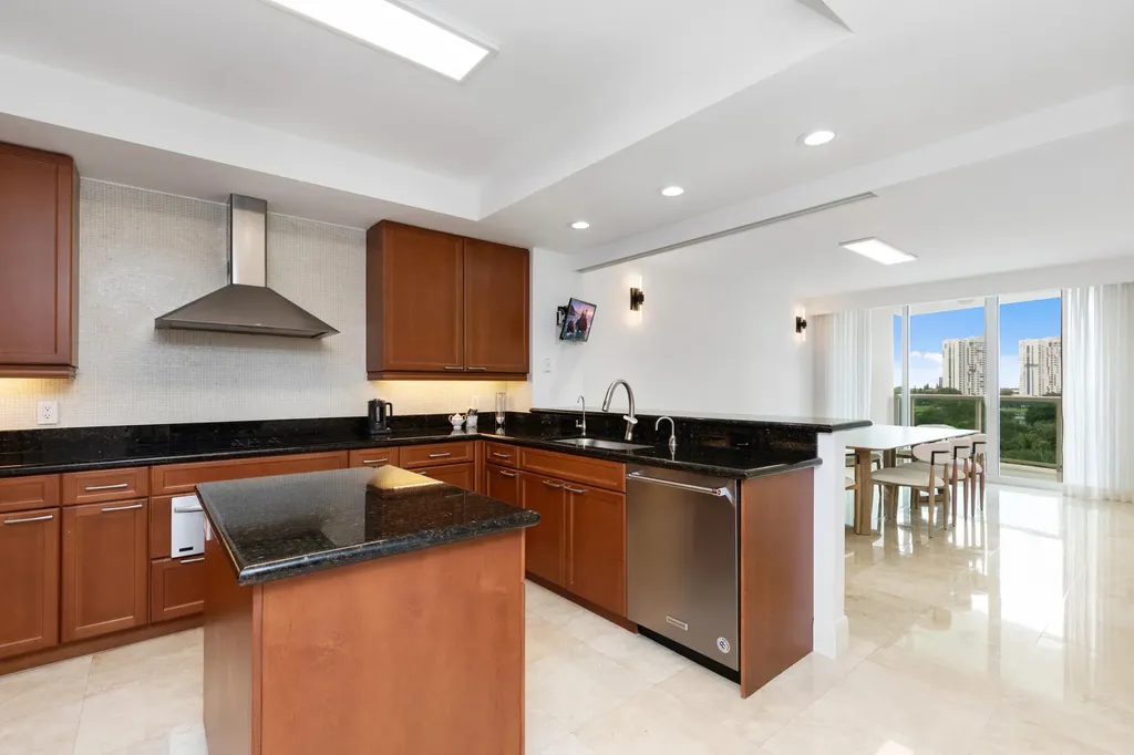 20201 E Country Club Drive Aventura FL 33180