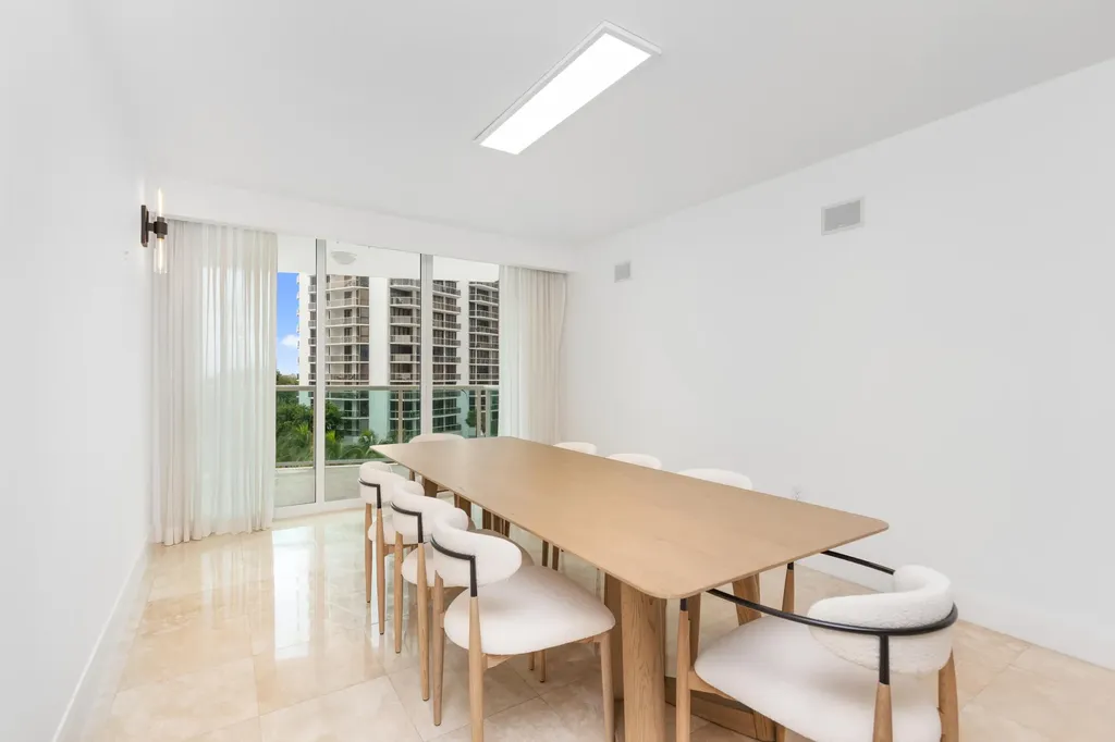 20201 E Country Club Drive Aventura FL 33180