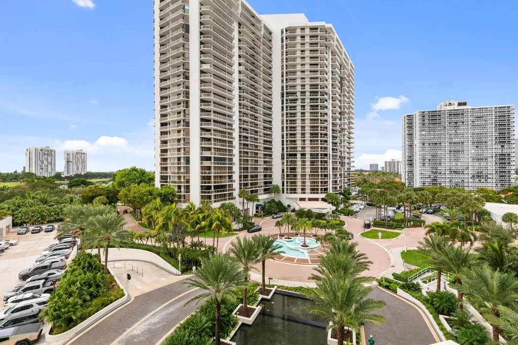 20201 E Country Club Drive Aventura FL 33180