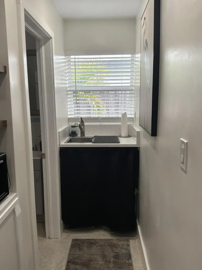 1516 N Dixie Highway Fort Lauderdale FL 33304