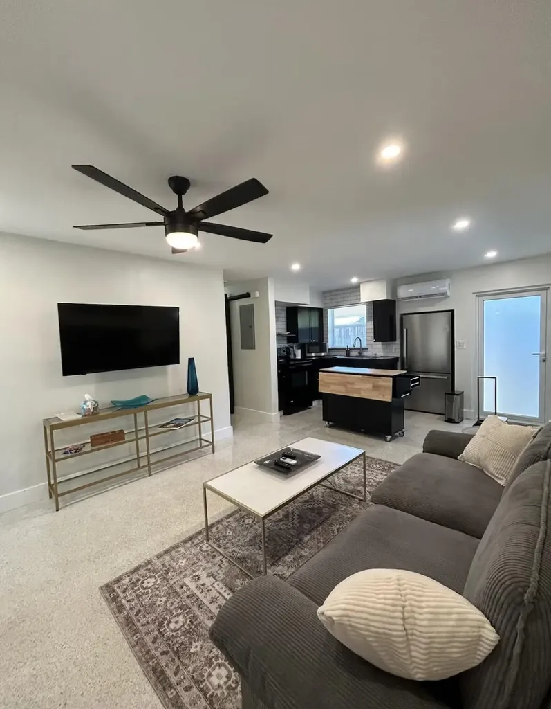 1516 N Dixie Highway Fort Lauderdale FL 33304