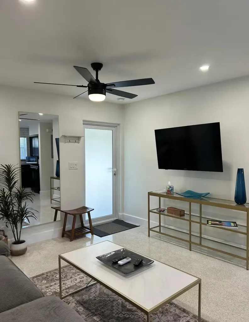 1516 N Dixie Highway Fort Lauderdale FL 33304