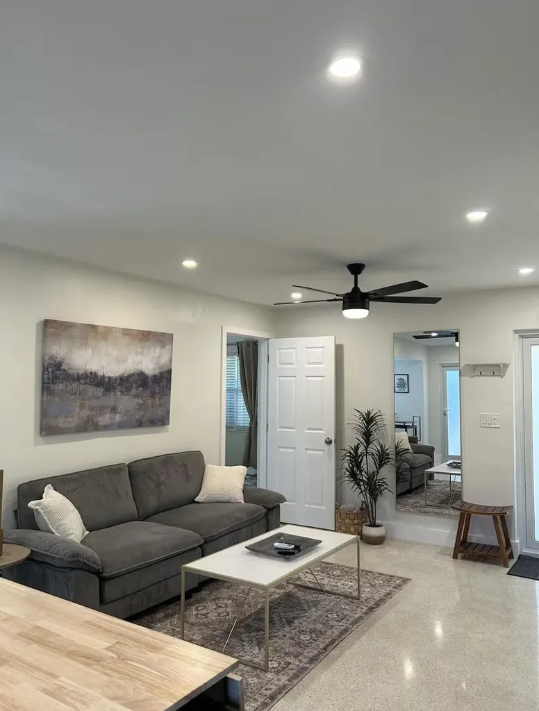 1516 N Dixie Highway Fort Lauderdale FL 33304
