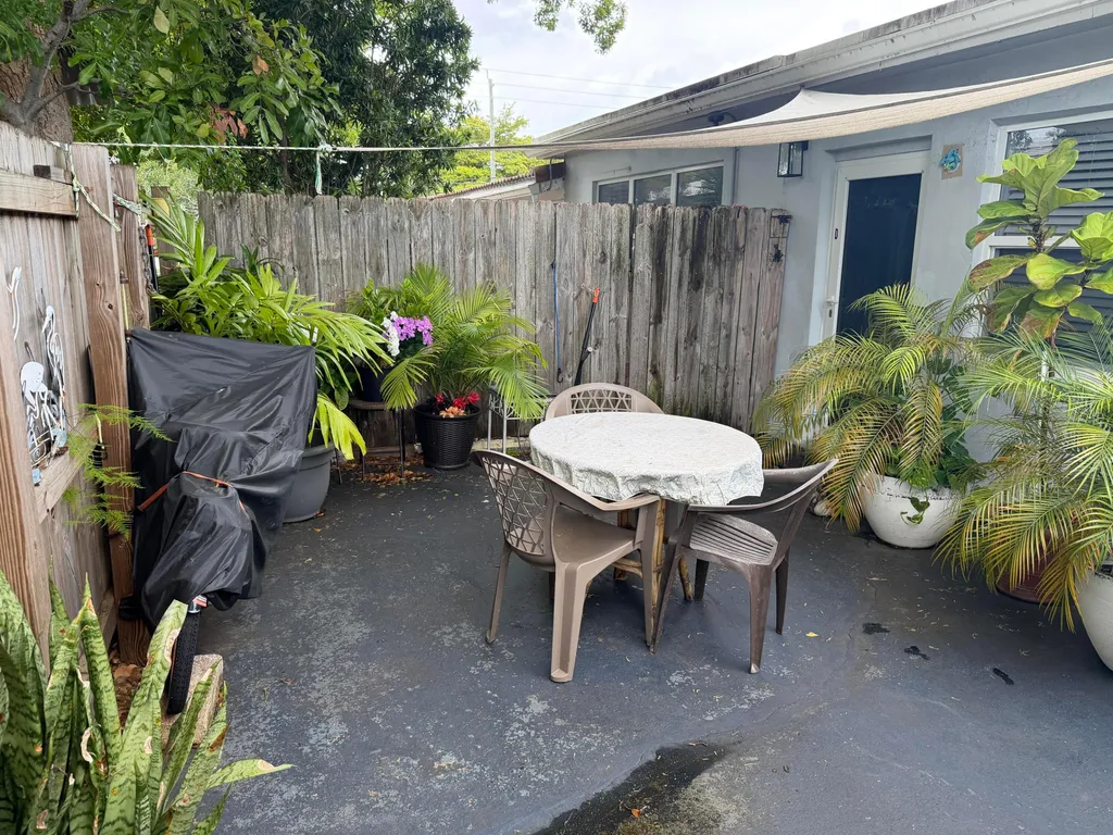 1516 N Dixie Highway Fort Lauderdale FL 33304