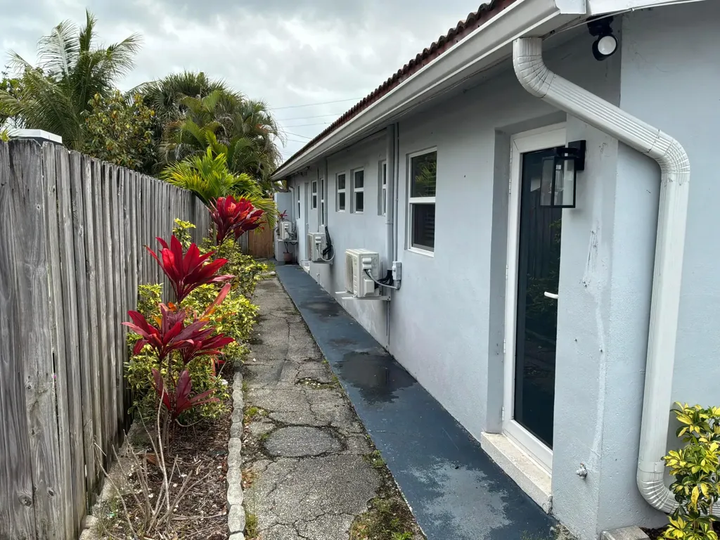1516 N Dixie Highway Fort Lauderdale FL 33304