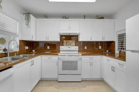 9440 Live Oak Place Davie FL 33324