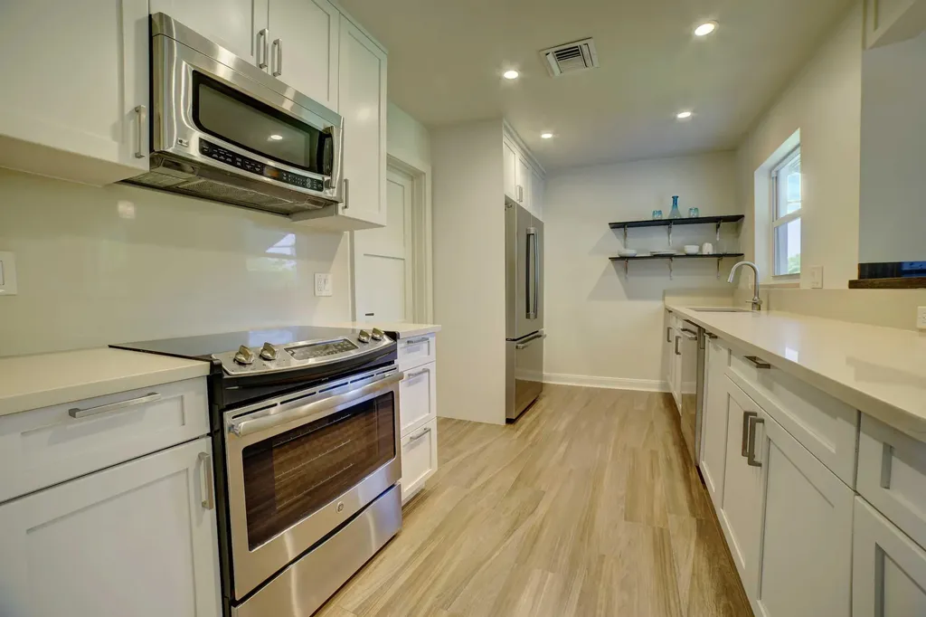132 NW 10th Court Boynton Beach FL 33426