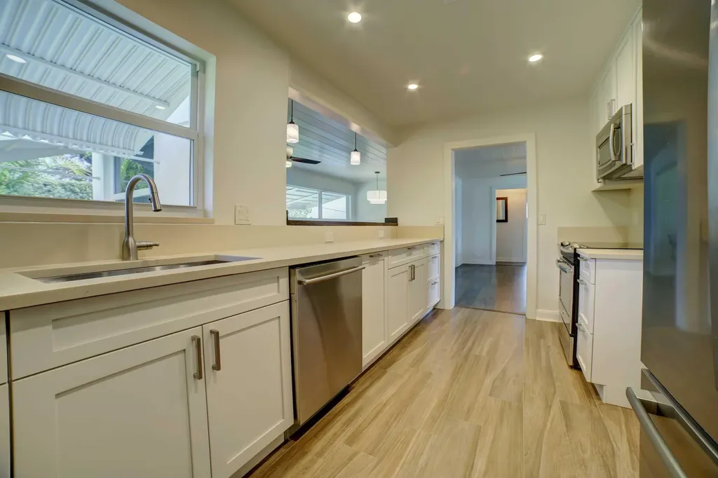 132 NW 10th Court Boynton Beach FL 33426