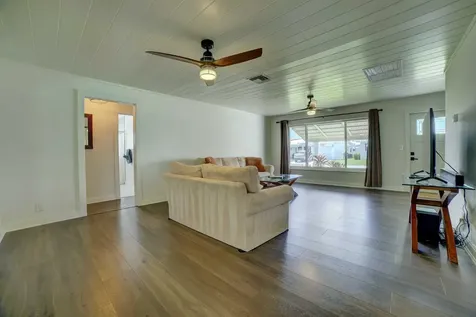 132 NW 10th Court Boynton Beach FL 33426