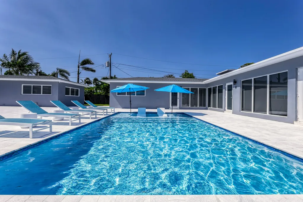 2009 NE 26th Street Wilton Manors FL 33305