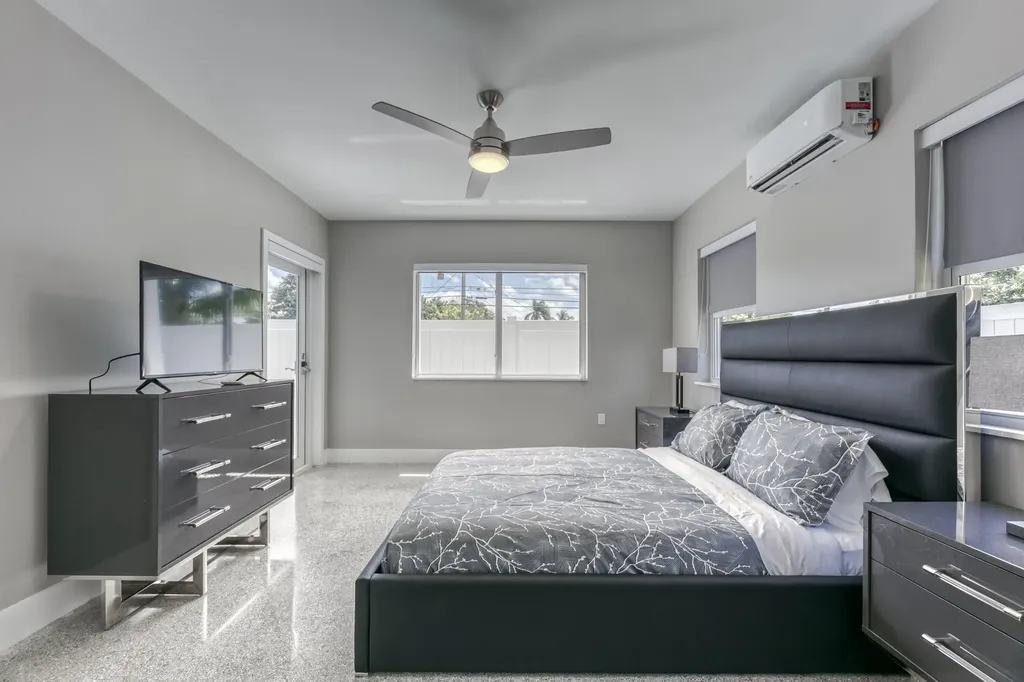 2009 NE 26th Street Wilton Manors FL 33305