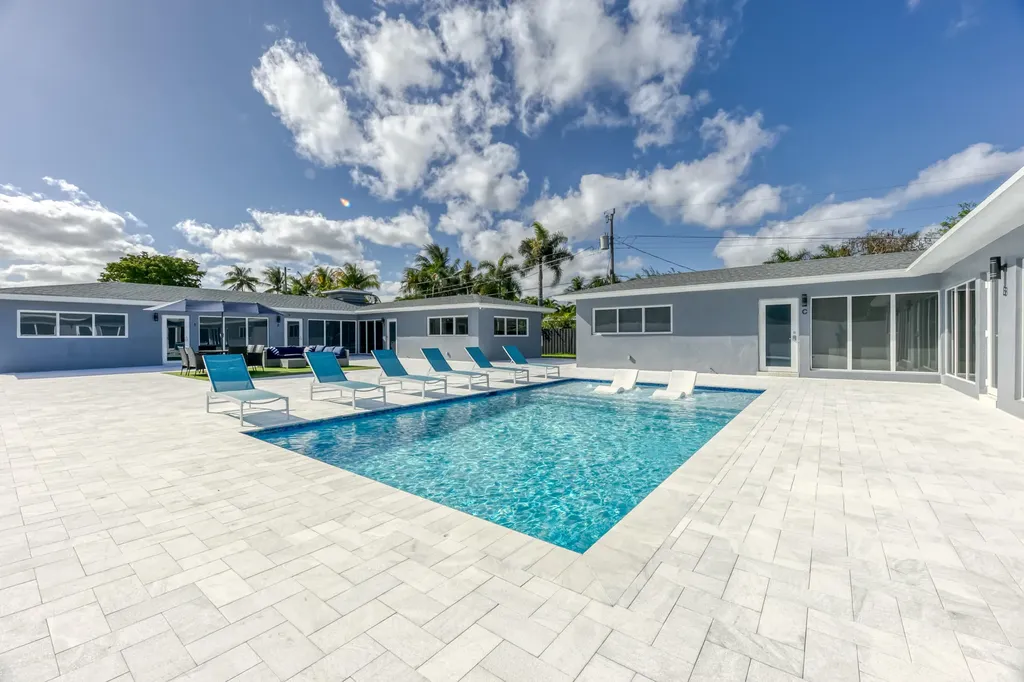 2009 NE 26th Street Wilton Manors FL 33305