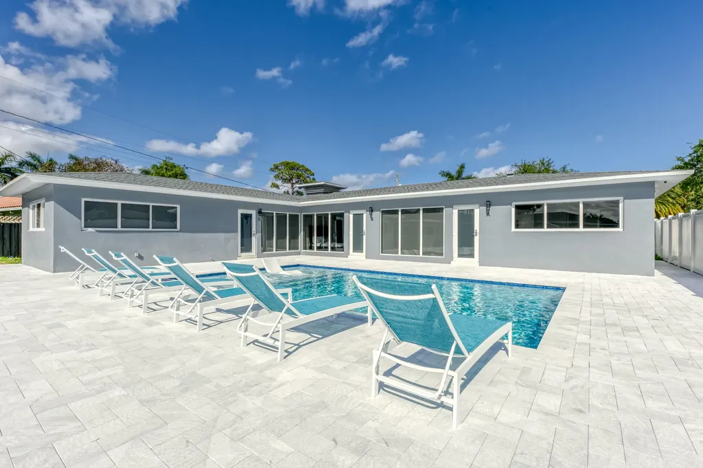 2009 NE 26th Street Wilton Manors FL 33305