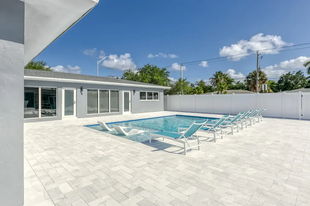 2009 NE 26th Street Wilton Manors FL 33305