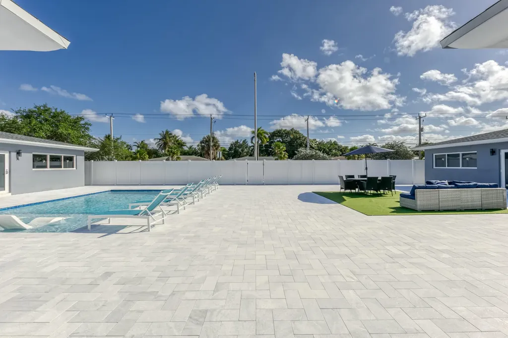 2009 NE 26th Street Wilton Manors FL 33305