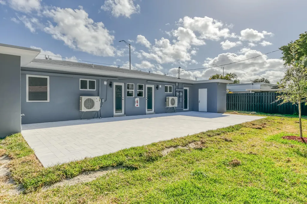 2009 NE 26th Street Wilton Manors FL 33305