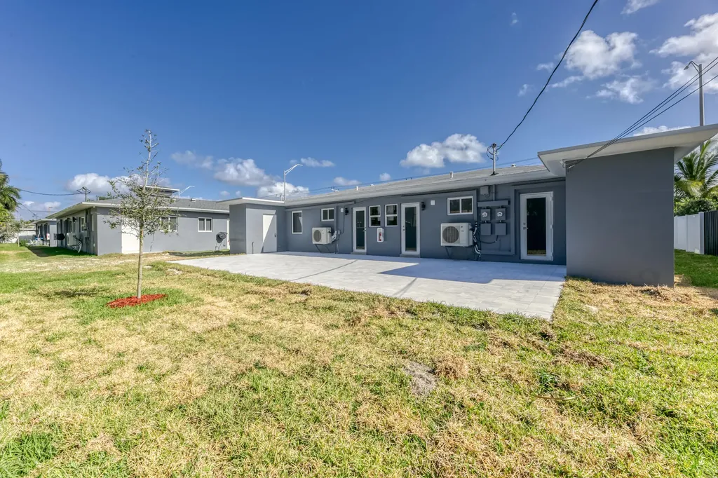 2009 NE 26th Street Wilton Manors FL 33305