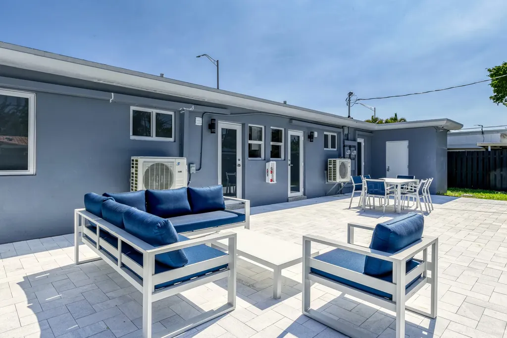 2009 NE 26th Street Wilton Manors FL 33305