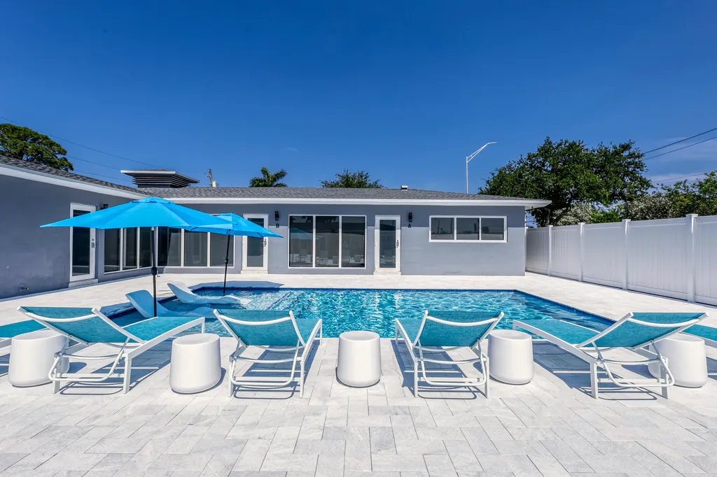 2009 NE 26th Street Wilton Manors FL 33305