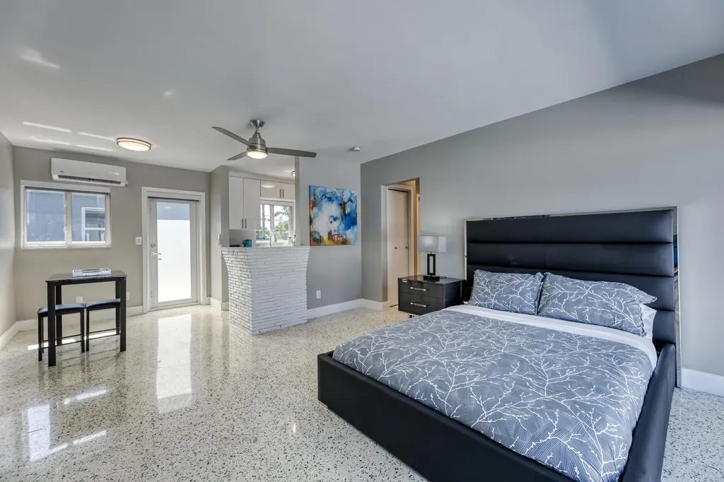 2009 NE 26th Street Wilton Manors FL 33305
