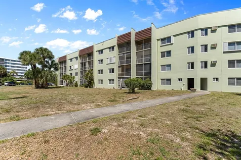 1638 Embassy Drive West Palm Beach FL 33401