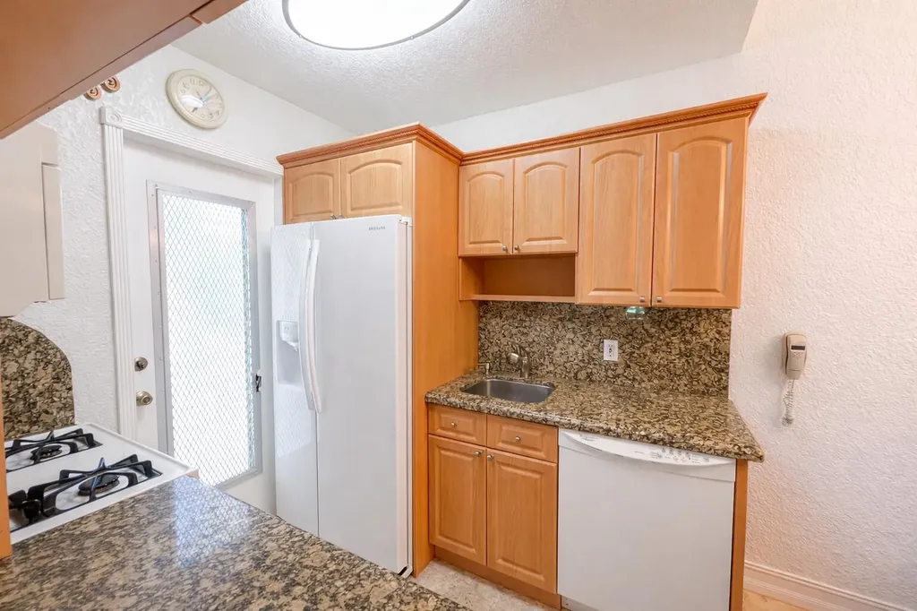 655 Meridian Avenue Miami Beach FL 33139