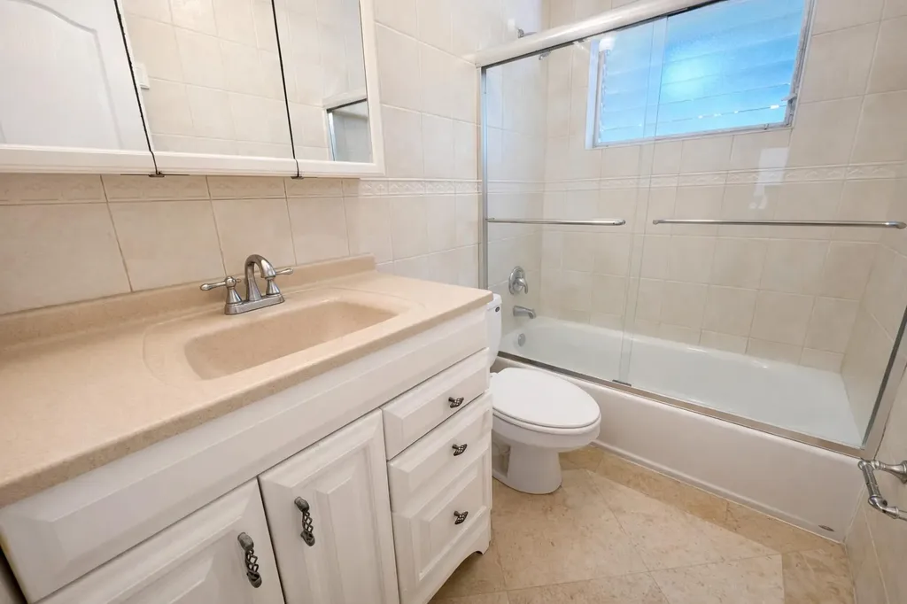 655 Meridian Avenue Miami Beach FL 33139
