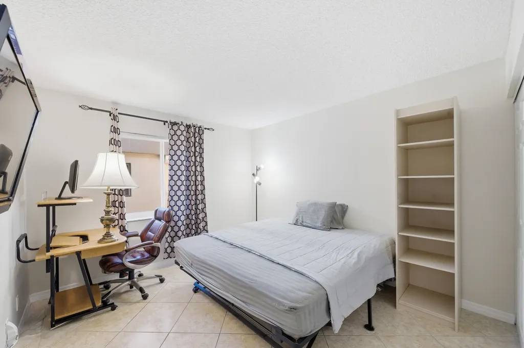 129 Piedmont C Delray Beach FL 33484