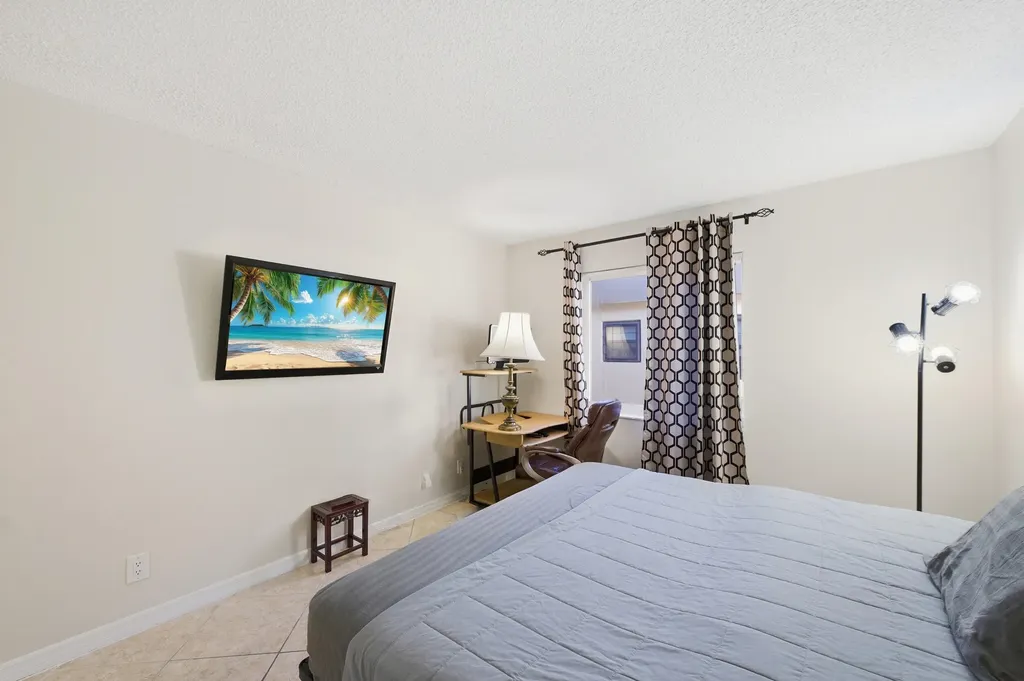 129 Piedmont C Delray Beach FL 33484