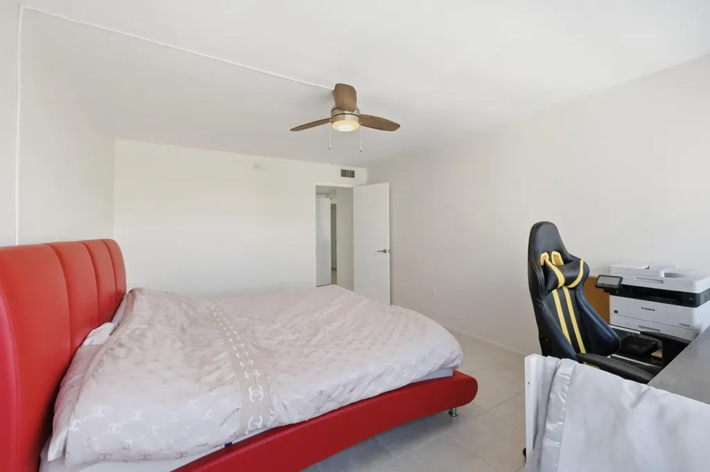 18011 Biscayne Boulevard Aventura FL 33160