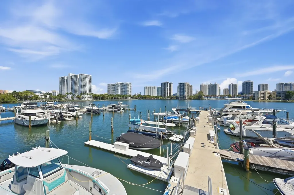 18011 Biscayne Boulevard Aventura FL 33160