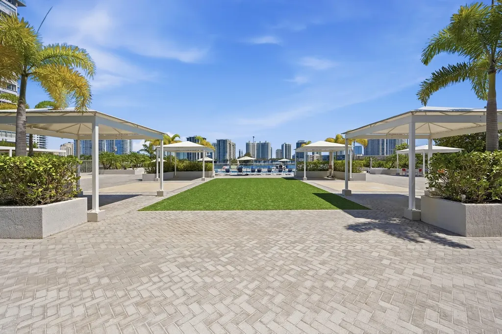 18011 Biscayne Boulevard Aventura FL 33160