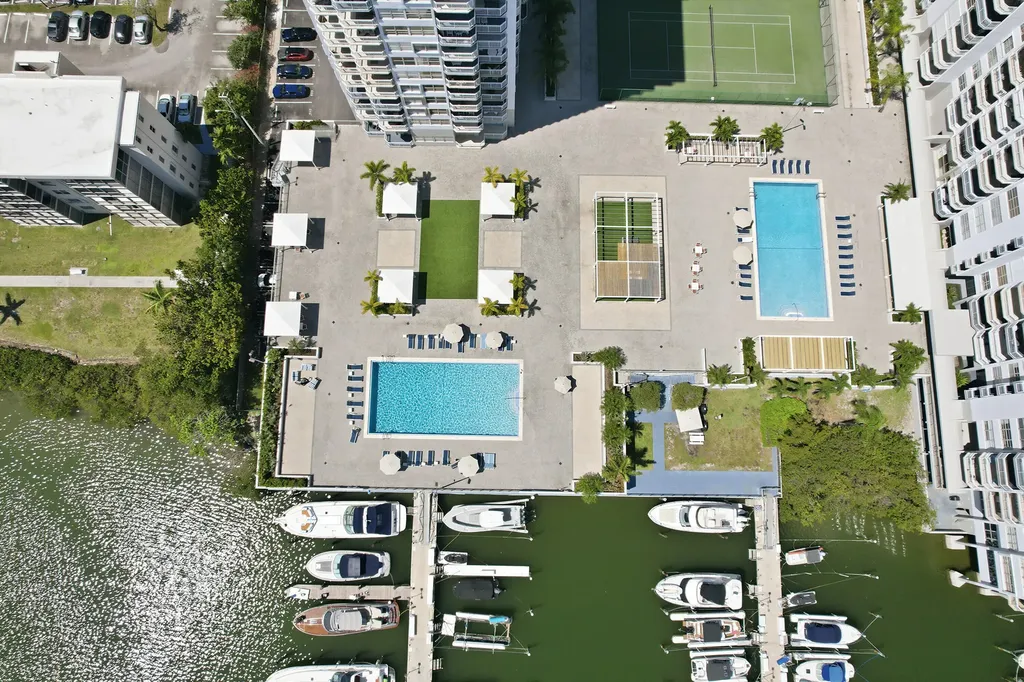 18011 Biscayne Boulevard Aventura FL 33160