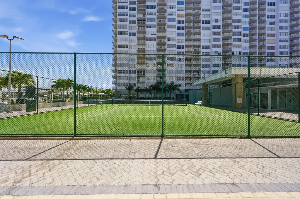 18011 Biscayne Boulevard Aventura FL 33160