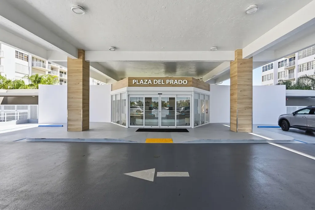 18011 Biscayne Boulevard Aventura FL 33160