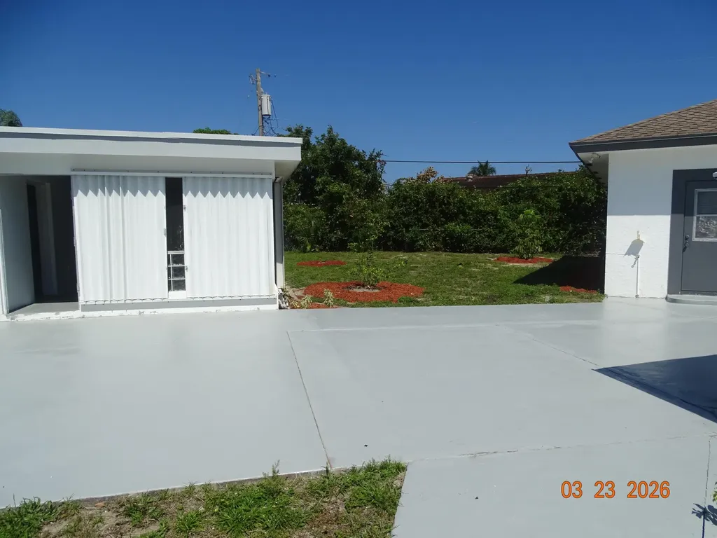 4822 NW 2nd Terrace Boca Raton FL 33431