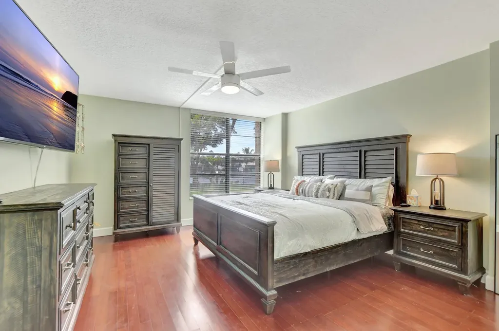 14 Royal Palm Way Boca Raton FL 33432