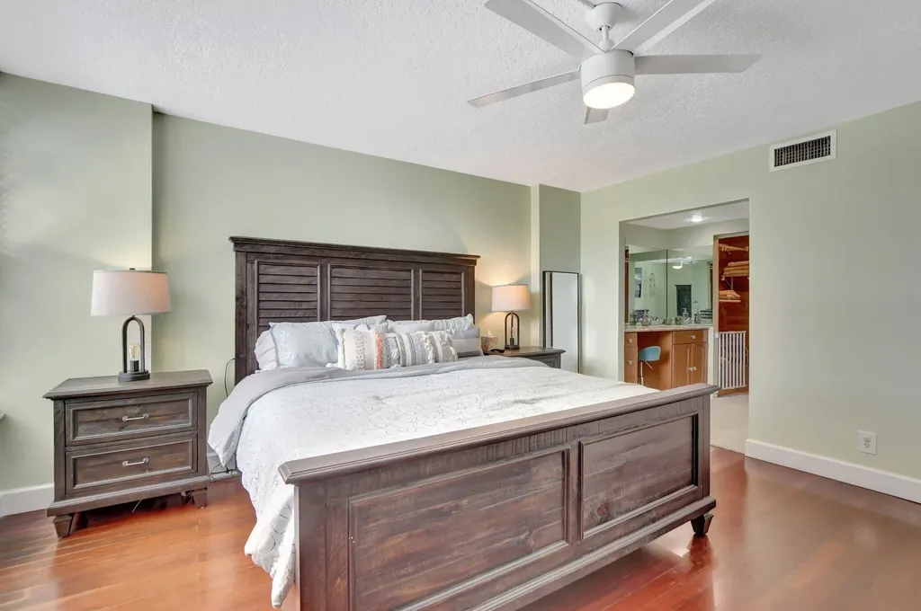 14 Royal Palm Way Boca Raton FL 33432